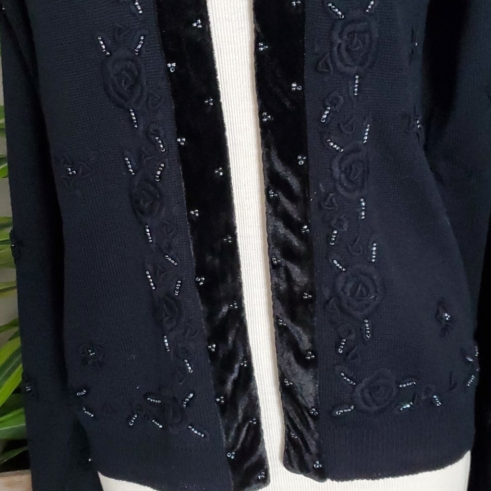 Vintage Ship'N Shore Black Beaded Embroidered Hook Front Cardigan Sweater Small - Picture 9 of 13